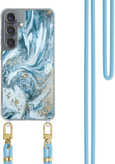 Casimoda Samsung Galaxy S25 hoesje met blauw koord - Marble sea