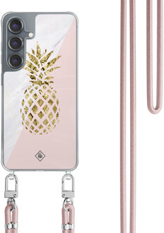 Casimoda Samsung Galaxy S25 hoesje met rosegoud koord - Ananas Roze