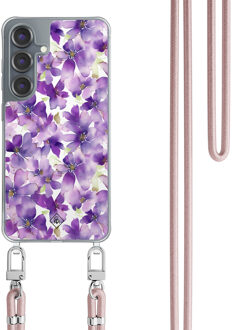 Casimoda Samsung Galaxy S25 hoesje met rosegoud koord - Floral violet Paars