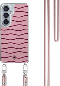 Casimoda Samsung Galaxy S26 hoesje met rosegoud koord - Soft stripes Roze
