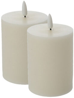 cepewa LED kaars/stompkaars - 2x - creme wit - D7,5 x H10 cm - flikkerend licht