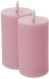 cepewa LED kaars/stompkaars - 2x - lichtroze - D7,5 x H12,5 cm - flikkerend licht