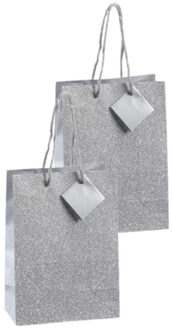 cepewa Set van 4x stuks luxe papieren giftbags/cadeau tasjes zilver met glitters 17 x 23 x 9 cm
