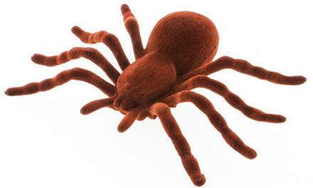 CHAKS nep spin 18 cm - bruin - velvet/fluweel tarantula -A Horror/griezel thema decoratie beestjes - Feestdecoratievoorw