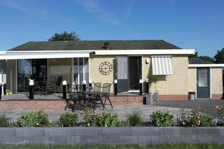 Chalet 't Anker in Elburg direct aan het water