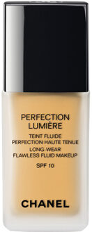 Chanel Perfection Lumière foundation 50 Beige