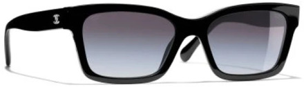 Chanel Zwarte zonnebril, originele hoes, reinigingsdoek Chanel , Black , Dames - 55 Mm,54 MM