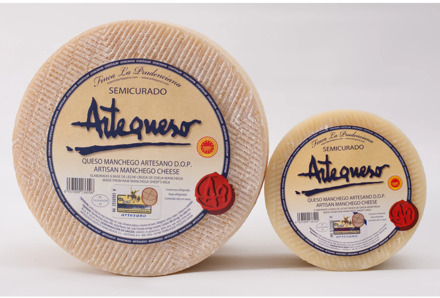 Cheese Manchego semi-cured D.O.P. -Artecheese-piece 1,5 kg