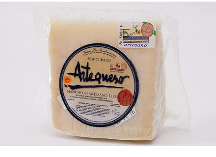Cheese Manchego semi-cured D.O.P. -Artecheese-piece 250 gr
