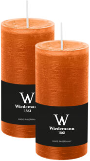 Cilinderkaars/stompkaars - 2x - rustieke kaars - cognac bruin - 6 x 12 cm - 42 branduren