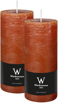 Cilinderkaars/stompkaars - 2x - rustieke kaars - cognac bruin - 7 x 16 cm - 66 branduren