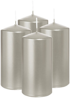 Cilinderkaars/stompkaars - 4x - metallic zilver - 12 x 6 cm - 33 branduren