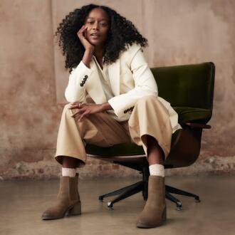 Clarks Chamberly Top Walnoot Suède Boots Bruin