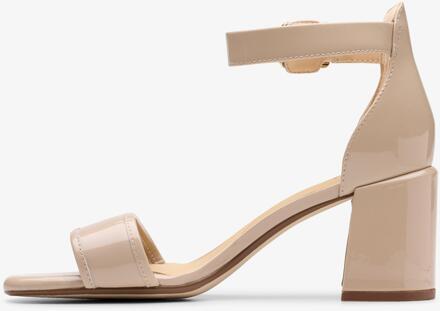 Clarks Ezoria Mae Patent Sandalen in Sandkleur Beige - EU 37 / UK 4