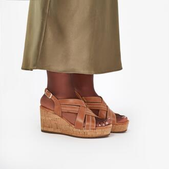 Clarks Sabina Sling Tan Leren Sandalen Bruin