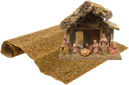 Complete kerststal inclusief 8 beelden en ondergrond 27 cm