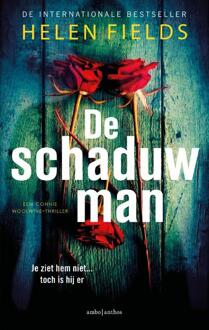 Connie Woolwine 1 - De schaduwman -  Helen Fields (ISBN: 9789026367922)