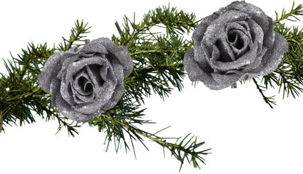 Cosy&Trendy 2x stuks kerstboomversiering bloemen op clip zilver en besneeuwd 9 cm - Kersthangers Zilverkleurig