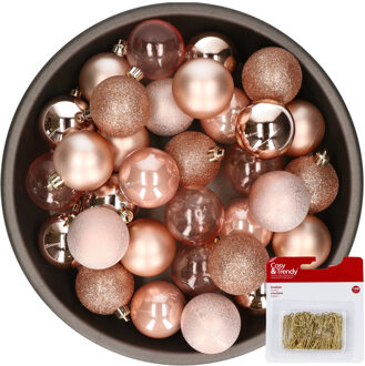 Cosy&Trendy Kerstballen - 48x st - roze - 6 cm - kunststof - met kerstbalhaakjes goud