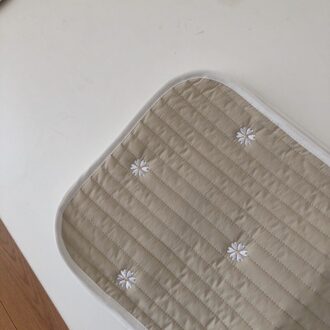 Creatieve Koreaanse Stijl Quilten Kussen Kinderen Leuke Borduurwerk Vier Seizoenen Kussen Handdoek Katoen Ademend Kussen Beddengoed khaki 1