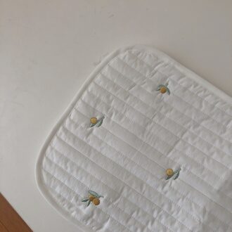 Creatieve Koreaanse Stijl Quilten Kussen Kinderen Leuke Borduurwerk Vier Seizoenen Kussen Handdoek Katoen Ademend Kussen Beddengoed white1