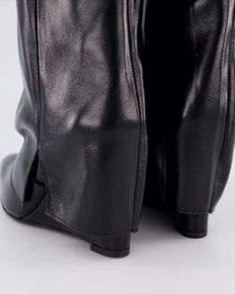 Dames studded shiny leather wedge Zwart - 38