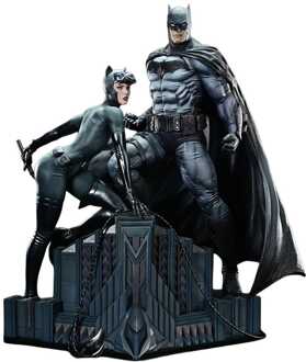 DC Comics Ultimate Premium Masterline Series Statue 1/4 Batman & Catwoman (Concept Design by Clay Mann) 56 cm