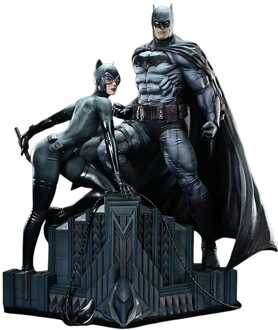 DC Comics Ultimate Premium Masterline Series Statue 1/4 Batman & Catwoman (Concept Design by Clay Mann) Bonus Version 56 cm