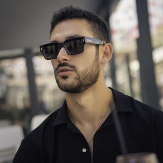 De-Gamme Zwarte Rechthoekige Dik Montuur Gepolariseerde Zonnebril - Boedapest - maat