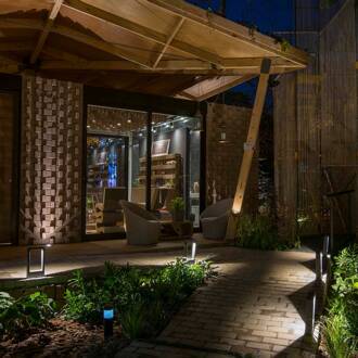 De - puristische LED sokkellamp van aluminium donkergrijs