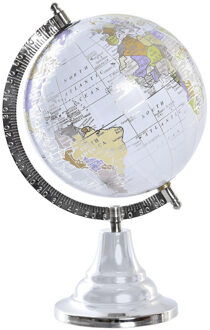 Deco Wereldbol/globe op voet - kunststof - grijs/zilver - home decoratie artikel - D15 x H28 cm - Wereldbollen