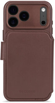 Decoded 2 in 1 Leather Detachable Wallet MagSafe voor de Apple iPhone 17 Pro - Chocolate Brown Bruin