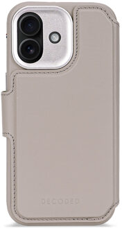 Decoded 2 in 1 Leather Detachable Wallet MagSafe voor de Apple iPhone 17 - Solid Clay Beige