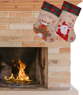 Decoratie kerstsokken - 2x stuks- rendier en kerstman - H42 cm