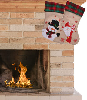 Decoratie kerstsokken - 3x stuks- sneeuwpop en kerstman - H42 cm