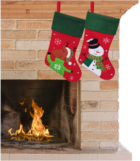 Decoratie kerstsokken - set 2x st - rood - sneeuwpop en rendier- H45 cm
