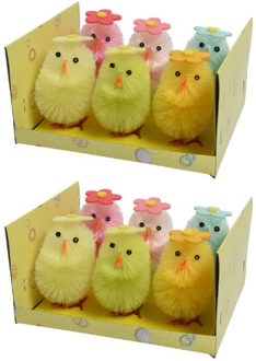 Decoris 18x stuks gekleurde paaskuikentjes met bloem 6,5 cm