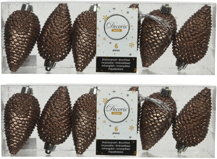 Decoris 18x stuks kunststof glitter dennenappels kersthangers walnoot bruin 8 cm