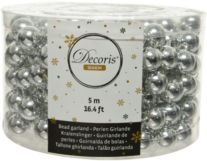 Decoris 1x stuks kralenslinger kerstboom slingers/guirlandes zilver 5 meter x 1,4 cm