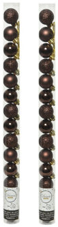 Decoris 28x stuks kleine kunststof kerstballen donkerbruin 3 cm
