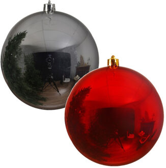 Decoris 2x Grote kerstballen rood en zilver van 25 cm glans van kunststof - Kerstbal Multikleur