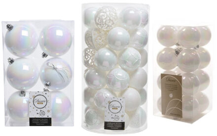 Decoris 59x stuks kunststof kerstballen parelmoer wit 4, 6 en 8 cm glans/mat/glitter mix - Kerstbal