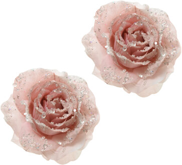 Decoris Kerst decoratie roos - 2x stuks - op clip - poeder roze - D14 cm - kunststof - kerstbloem - bloemen