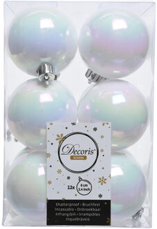 Decoris kerstballen - 12x st - parelmoer wit - 6 cm - kunststof - mat/glans - kerstversiering