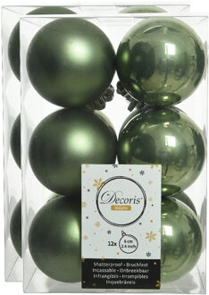Decoris kerstballen - 24x st - mosgroen - 6 cm - kunststof - mat/glans - kerstversiering