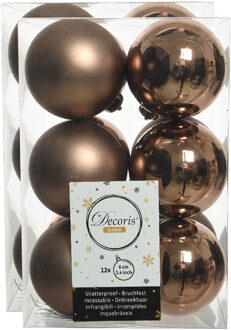 Decoris kerstballen - 24x st - walnoot bruin - 6 cm - kunststof - mat/glans - kerstversiering