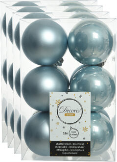 Decoris kerstballen - 48x st - lichtblauw - 6 cm - kunststof - mat/glans - kerstversiering