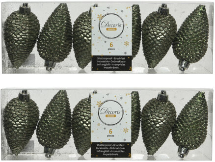 Decoris Kersthangers dennenappels - 18x st - mosgroen - glitter - 8 cm - kunststof - kerstversiering