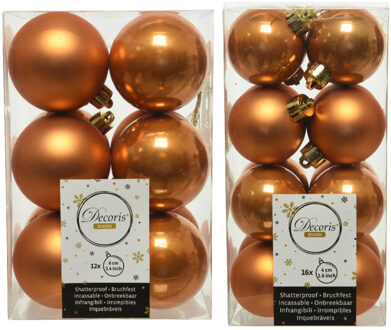 Decoris Kerstversiering kunststof kerstballen cognac bruin 4-6 cm pakket van 40x stuks