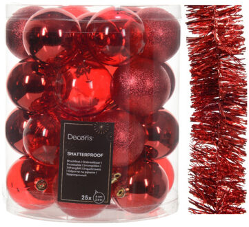 Decoris Kerstversiering set - rood - kerstballen 6 cm en kerstslinger - kunststof